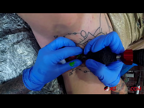 ❤️ Экстрэмальна татуіраваная красуня Салі Сэвідж зрабіла татуіроўку на клітары ☑ Порна відэа на be.tubeporno.xyz ﹏